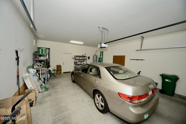 938 W Ashworth Road, Green Valley, AZ 85614