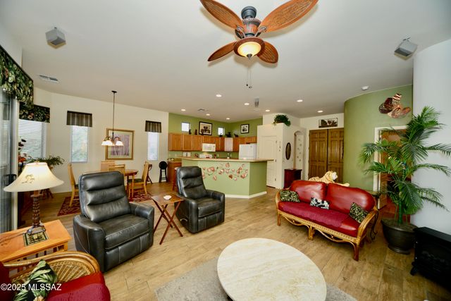 938 W Ashworth Road, Green Valley, AZ 85614