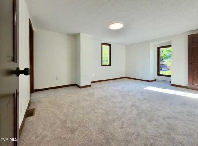 308 Castaway Drive, Kingsport, TN 37663