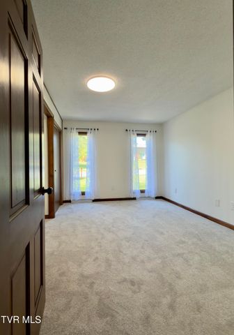 308 Castaway Drive, Kingsport, TN 37663