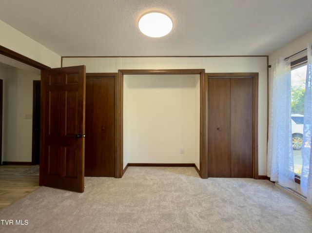 308 Castaway Drive, Kingsport, TN 37663