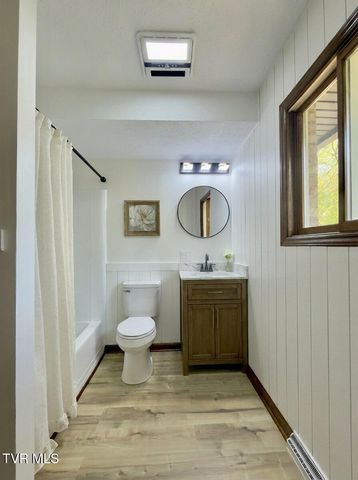 308 Castaway Drive, Kingsport, TN 37663