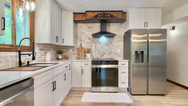 308 Castaway Drive, Kingsport, TN 37663