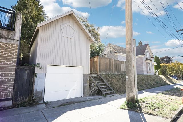 6558 16th Avenue NW, Seattle, WA 98117