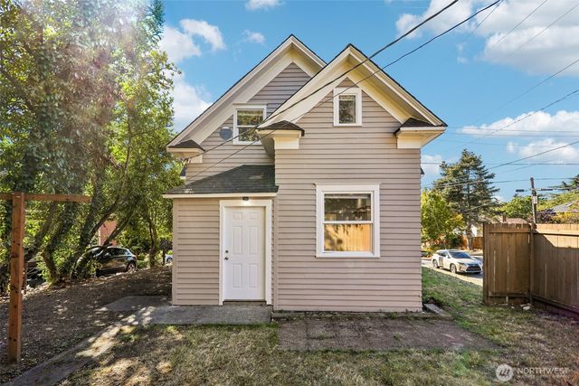 6558 16th Avenue NW, Seattle, WA 98117