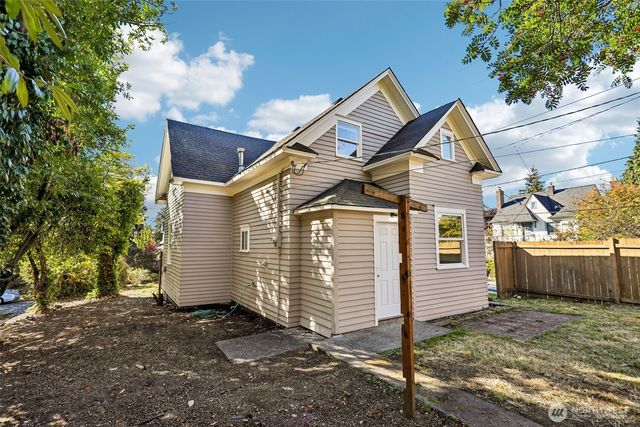 6558 16th Avenue NW, Seattle, WA 98117