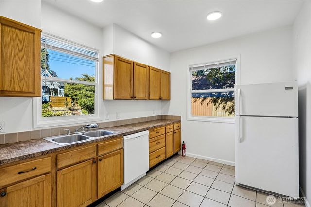 6558 16th Avenue NW, Seattle, WA 98117