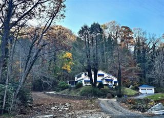 34 Landfair Lane, Bat Cave, NC 28710