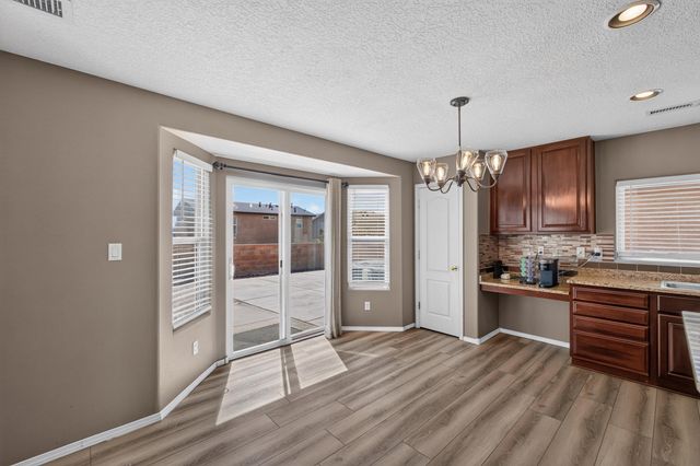 2912 McKinnon Way SW, Albuquerque, NM 87121