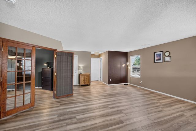 2912 McKinnon Way SW, Albuquerque, NM 87121