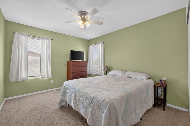 2912 McKinnon Way SW, Albuquerque, NM 87121