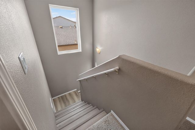2912 McKinnon Way SW, Albuquerque, NM 87121