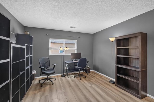 2912 McKinnon Way SW, Albuquerque, NM 87121