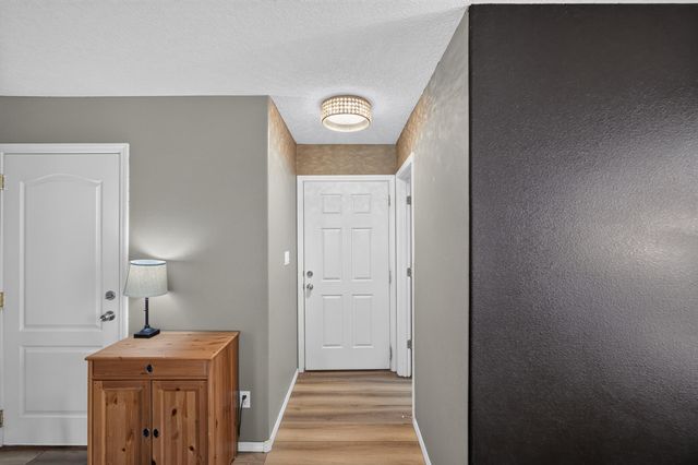 2912 McKinnon Way SW, Albuquerque, NM 87121