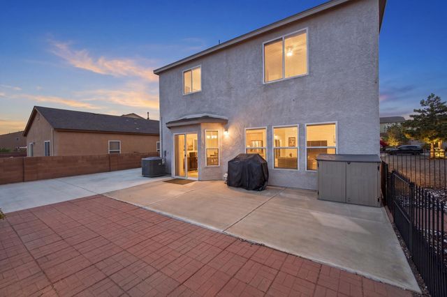 2912 McKinnon Way SW, Albuquerque, NM 87121