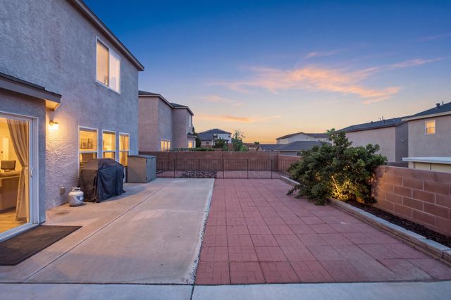 2912 McKinnon Way SW, Albuquerque, NM 87121
