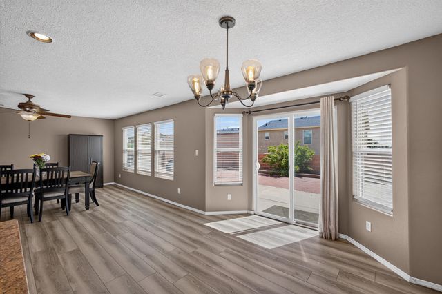 2912 McKinnon Way SW, Albuquerque, NM 87121