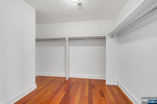 22 Vela Way, Edgewater, NJ 07020