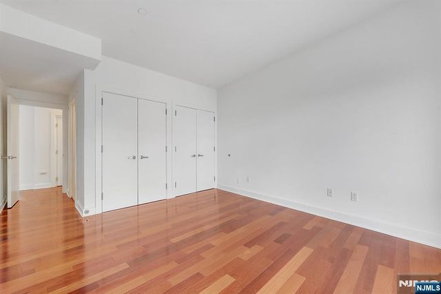 22 Vela Way, Edgewater, NJ 07020