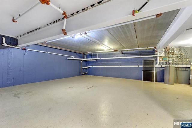 22 Vela Way, Edgewater, NJ 07020