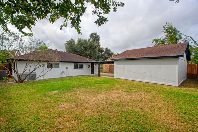 5802 Chrystell Lane, Houston, TX 77092
