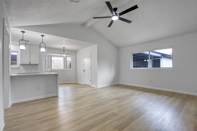 5802 Chrystell Lane, Houston, TX 77092
