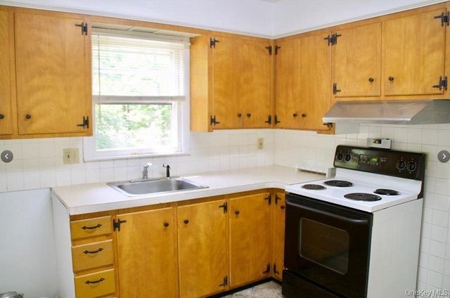 10 Balder Court, Monroe, NY 10950