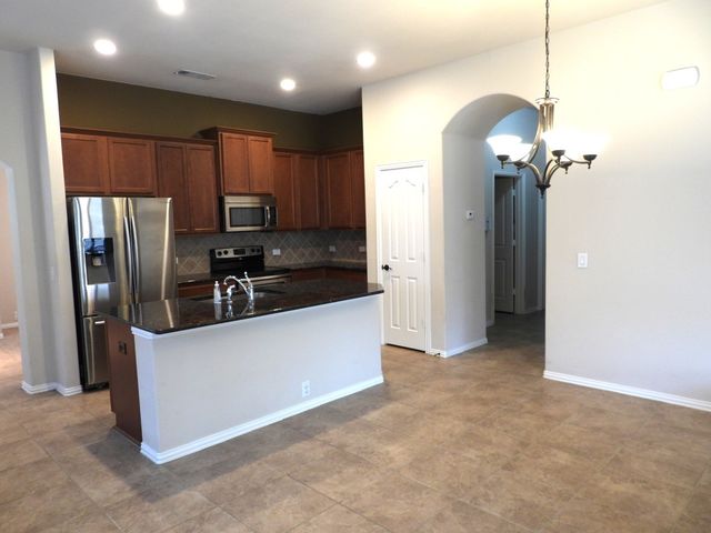 1311 Fox Glen Trail, Mansfield, TX 76063