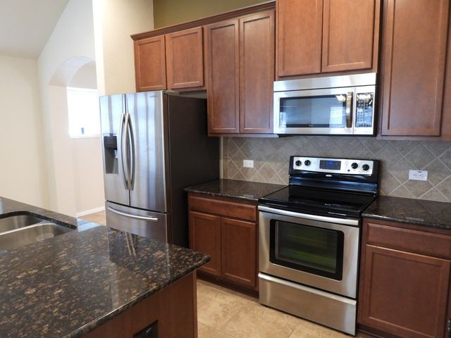 1311 Fox Glen Trail, Mansfield, TX 76063