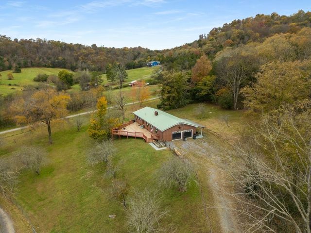 550 Carl Dixon Ln, Gainesboro, TN 38562