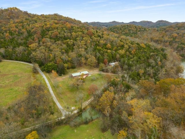 550 Carl Dixon Ln, Gainesboro, TN 38562