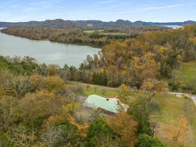 550 Carl Dixon Ln, Gainesboro, TN 38562