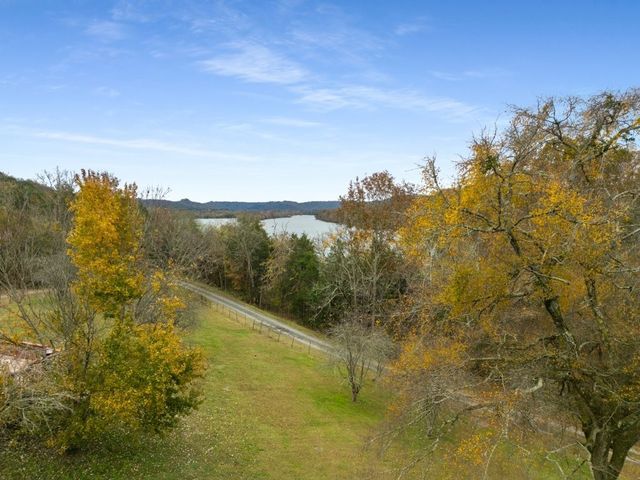 550 Carl Dixon Ln, Gainesboro, TN 38562