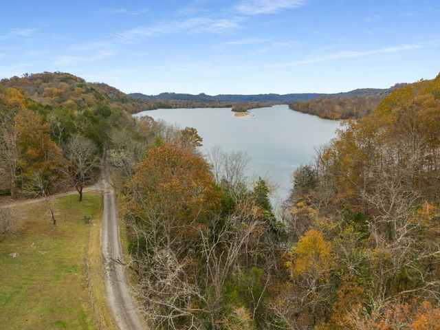 550 Carl Dixon Ln, Gainesboro, TN 38562