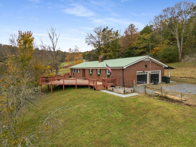 550 Carl Dixon Ln, Gainesboro, TN 38562
