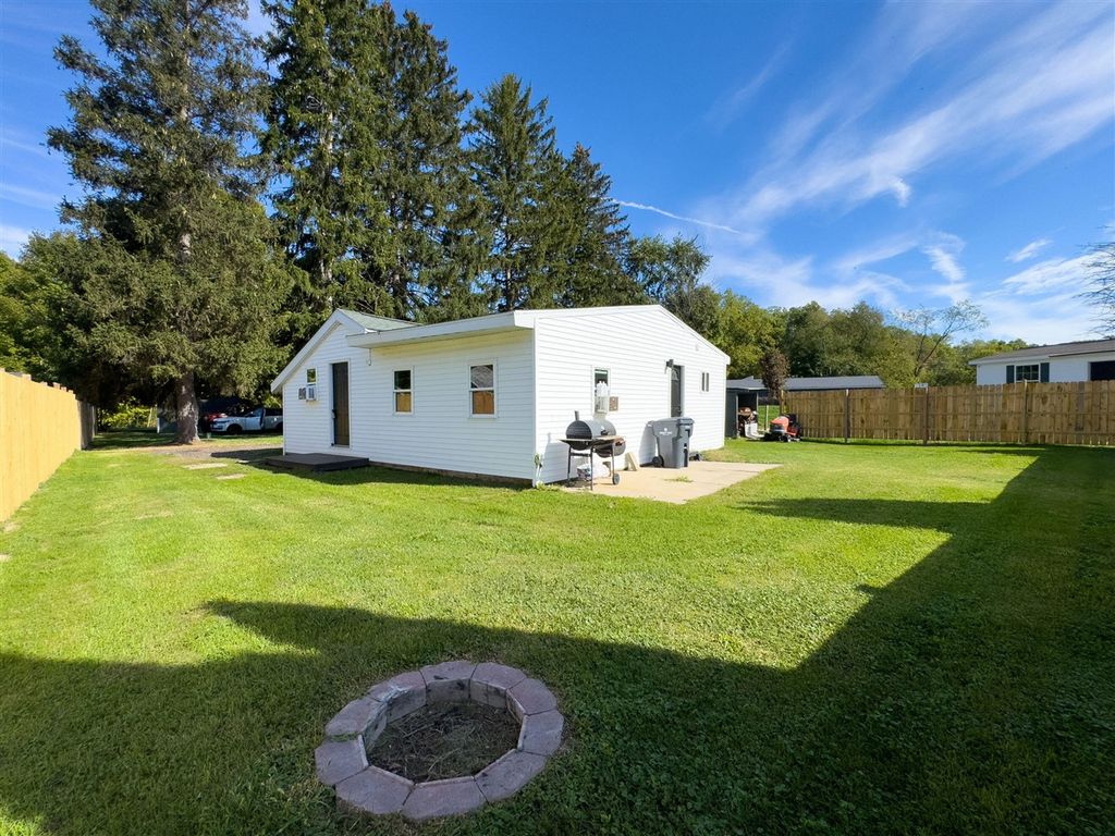 59945 Red Arrow Highway, Hartford, MI 49057