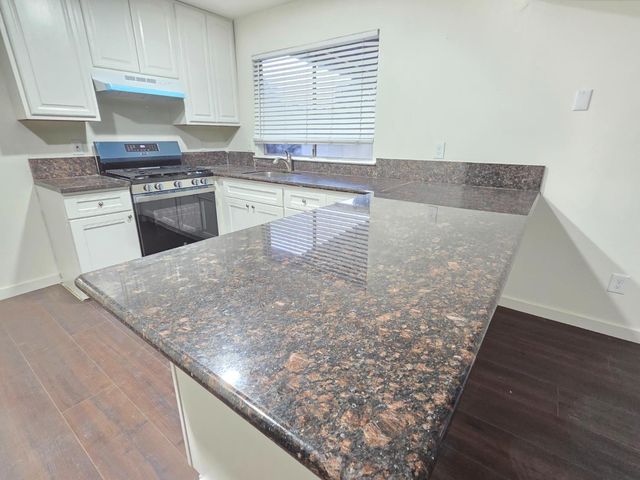 52 Brentford Cir, Sacramento, CA 95823