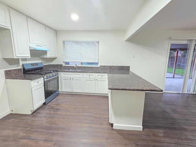 52 Brentford Cir, Sacramento, CA 95823