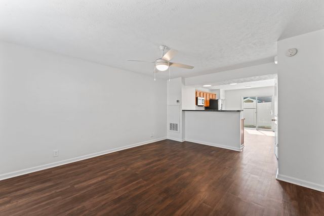 1303 Vermont Ct, Murfreesboro, TN 37130