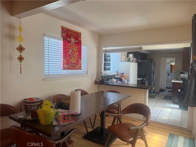 8952 BARCELONA, Westminster, CA 92683