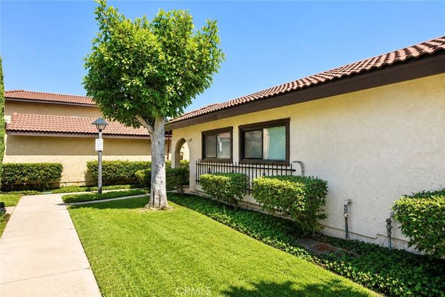 8952 BARCELONA, Westminster, CA 92683