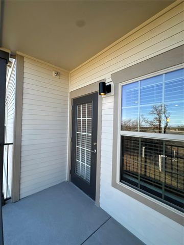 691 Union Chapel RD B1, Cedar Creek, TX 78612
