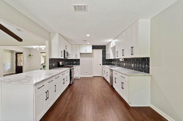 26723 Hillside Drive, Spring, TX 77386