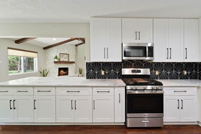 26723 Hillside Drive, Spring, TX 77386