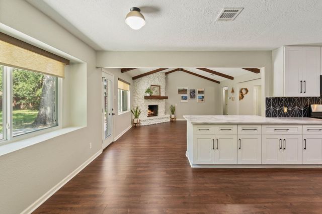 26723 Hillside Drive, Spring, TX 77386