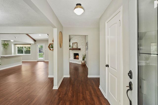 26723 Hillside Drive, Spring, TX 77386