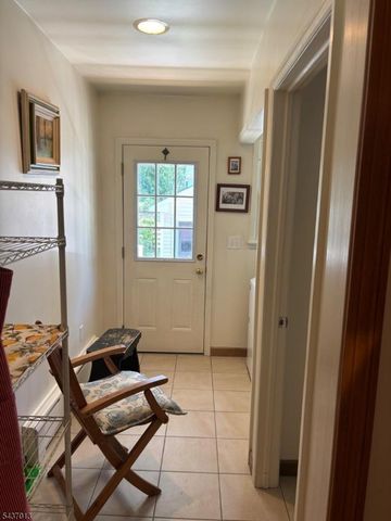 17 E Brown St, Somerville Boro, NJ 08876