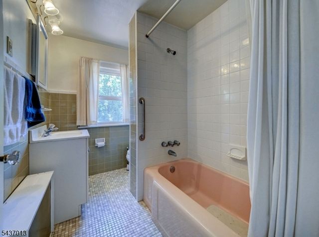 17 E Brown St, Somerville Boro, NJ 08876