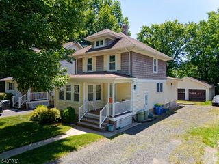 17 E Brown St, Somerville Boro, NJ 08876