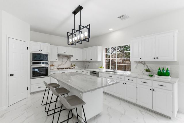 6601 Needham LN, Austin, TX 78739